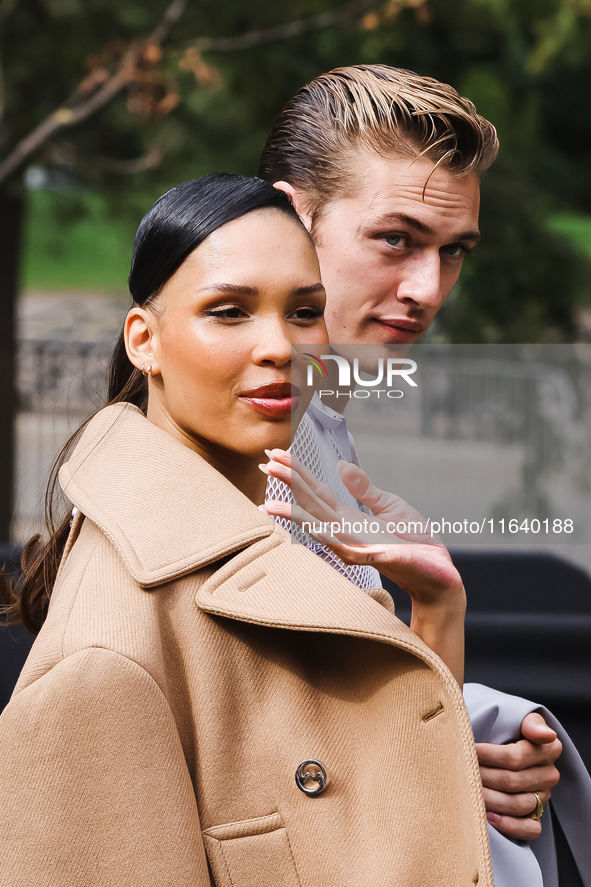 Nara Smith and Lucky Blue Smith attend the Gucci Fashion Show during the Milan Womenswear Spring/Summer 2025 in Milan, Italy, on September 2...