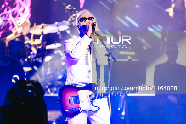 Umberto Tozzi performs live during the L'ultima Notte Rosa The Final Tour at Unipol Forum Assago in Milan, Italy, on October 5, 2024 