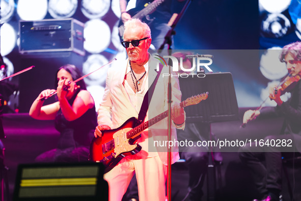 Umberto Tozzi performs live during the L'ultima Notte Rosa The Final Tour at Unipol Forum Assago in Milan, Italy, on October 5, 2024 