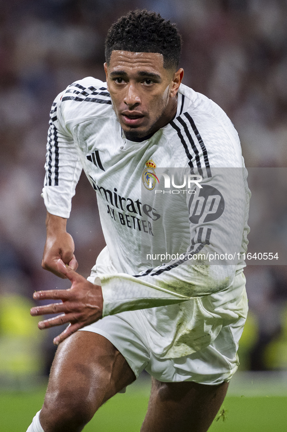 Jude Bellingham of Real Madrid CF runs during the La Liga EA Sports 2024/25 football match between Real Madrid CF and Villarreal CF at Estad...