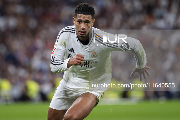 Jude Bellingham of Real Madrid CF runs during the La Liga EA Sports 2024/25 football match between Real Madrid CF and Villarreal CF at Estad...