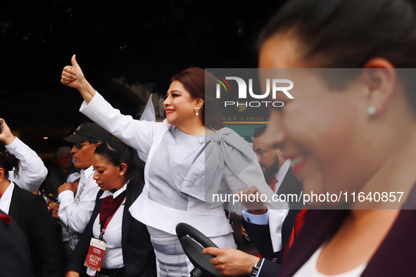 Incoming Mexico City Chief of Government Clara Brugada Molina takes a tour in gratitude to the Mexicans after receiving the baton of command...