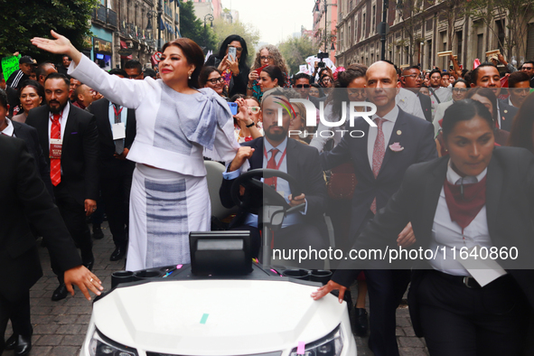 Incoming Mexico City Chief of Government Clara Brugada Molina takes a tour in gratitude to the Mexicans after receiving the baton of command...