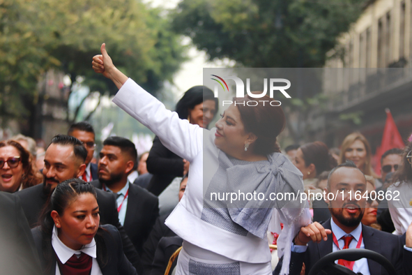 Incoming Mexico City Chief of Government Clara Brugada Molina takes a tour in gratitude to the Mexicans after receiving the baton of command...