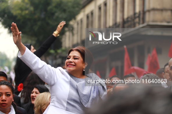 Incoming Mexico City Chief of Government Clara Brugada Molina takes a tour in gratitude to the Mexicans after receiving the baton of command...