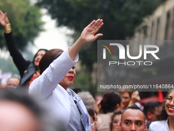 Incoming Mexico City Chief of Government Clara Brugada Molina takes a tour in gratitude to the Mexicans after receiving the baton of command...