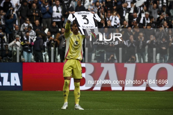 Juventus forward Dusan Vlahovic (9) celebrates after scoring his goal to make it 1-0, dedicated to his teammate Juventus defender Bremer (3)...