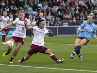 Lauren Hemp #11 of Manchester City W.F.C. scores a goal during the Barclays FA Women's Super League match between Manchester City and West H...