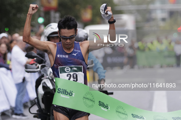 Toshikazu Yamanishi wins the international 10km race walk in Madrid, Spain, on October 6. 