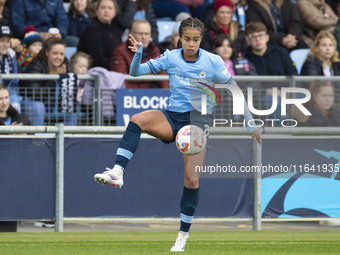 Mary Fowler #8 of Manchester City W.F.C. controls the ball during the Barclays FA Women's Super League match between Manchester City and Wes...