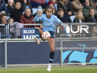 Mary Fowler #8 of Manchester City W.F.C. controls the ball during the Barclays FA Women's Super League match between Manchester City and Wes...