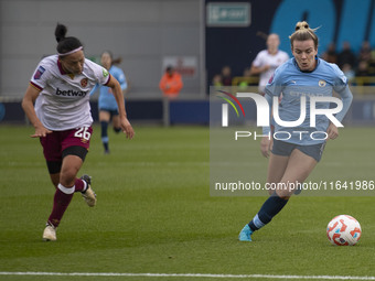 Lauren Hemp #11 of Manchester City W.F.C. is in possession of the ball during the Barclays FA Women's Super League match between Manchester...