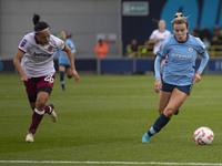 Lauren Hemp #11 of Manchester City W.F.C. is in possession of the ball during the Barclays FA Women's Super League match between Manchester...