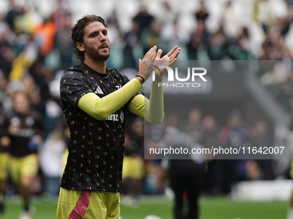 Manuel Locatelli participates in the Serie A 2024-2025 match between Juventus and Como in Turin, Italy, on August 19, 2024. 