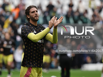 Manuel Locatelli participates in the Serie A 2024-2025 match between Juventus and Como in Turin, Italy, on August 19, 2024. (