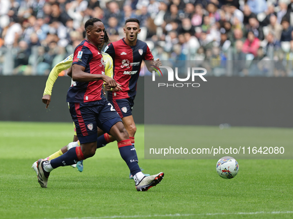 Yerry Mina participates in the Serie A 2024-2025 match between Juventus and Como in Turin, Italy, on August 19, 2024. 