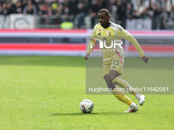 Pierre Kalulu participates in the Serie A 2024-2025 match between Juventus and Como in Turin, Italy, on August 19, 2024. 