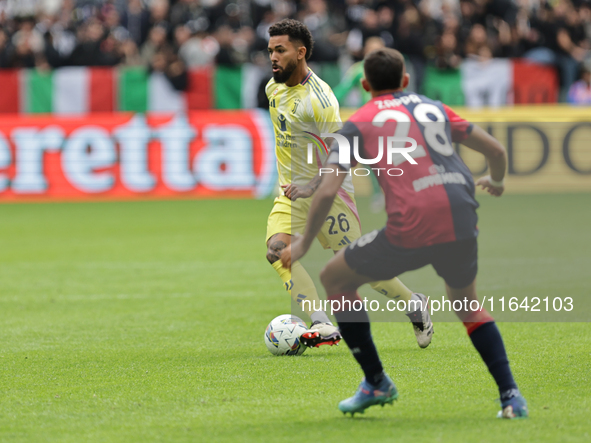 Douglas Luiz participates in the Serie A 2024-2025 match between Juventus and Como in Turin, Italy, on August 19, 2024. 