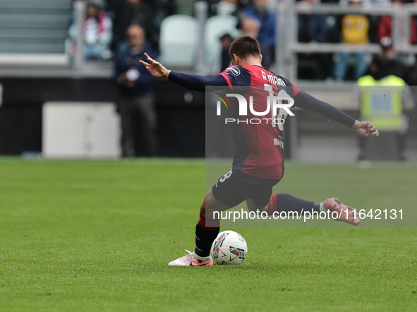 R?zvan Marin participates in the Serie A 2024-2025 match between Juventus and Como in Turin, Italy, on August 19, 2024. 