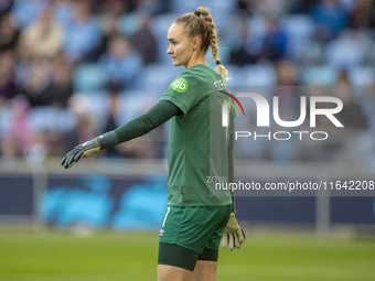 Kinga Szemik #1 of West Ham United F.C. gesticulates during the Barclays FA Women's Super League match between Manchester City and West Ham...