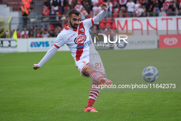 Simone Trimboli of Mantova 1911 carries the ball during the Italian Serie B soccer championship football match between Mantova Calcio 1911 a...