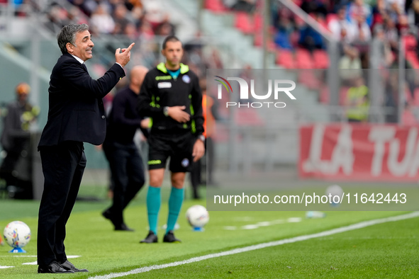 Fabio Pecchia head coach of Parma Calcio 1903 gestures during the Serie A Enilive match between Bologna FC and Parma Calcio 1903 at Stadio R...