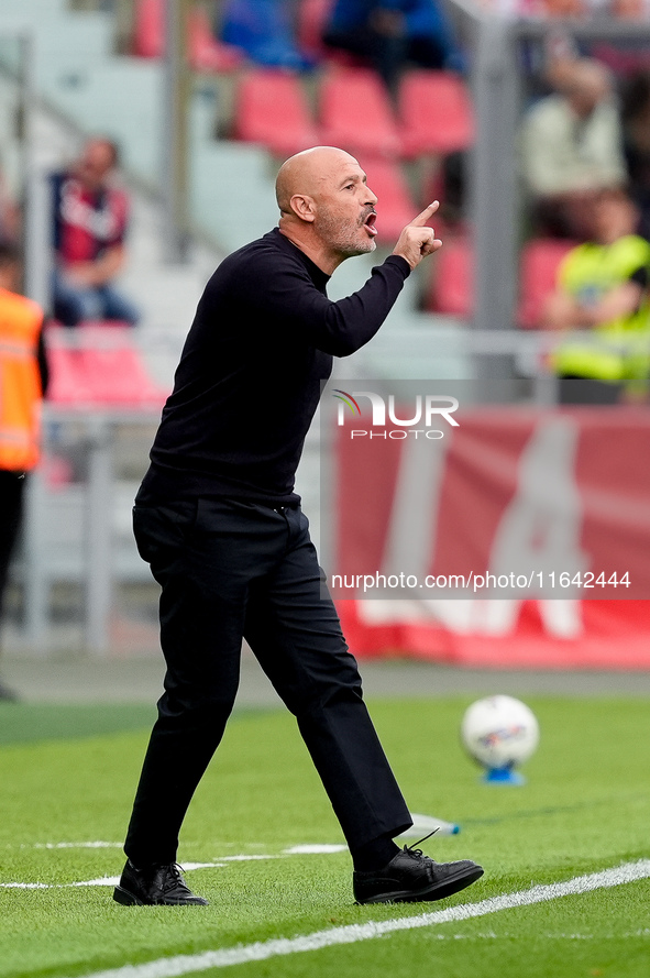 Vincenzo Italiano head coach of Bologna FC gestures during the Serie A Enilive match between Bologna FC and Parma Calcio 1903 at Stadio Rena...