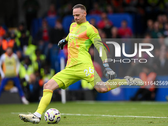 Matz Sels, Nottingham Forest goalkeeper, is in action during the Premier League match between Chelsea and Nottingham Forest at Stamford Brid...