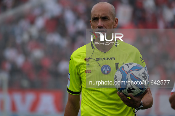 The referee of the match, Michael Fabbri of the Ravenna delegation, officiates during the Italian Serie B soccer championship football match...