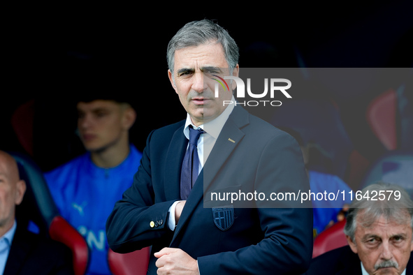 Fabio Pecchia head coach of Parma Calcio 1903 looks on during the Serie A Enilive match between Bologna FC and Parma Calcio 1903 at Stadio R...