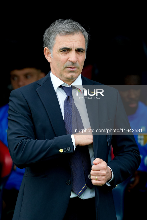 Fabio Pecchia head coach of Parma Calcio 1903 looks on during the Serie A Enilive match between Bologna FC and Parma Calcio 1903 at Stadio R...