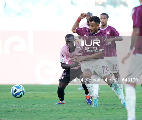 Andres Tello of US Salernitana is in action during the Serie B match between Palermo and Salernitana at the Stadio ''Renzo Barbera'' in Pale...