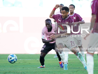 Andres Tello of US Salernitana is in action during the Serie B match between Palermo and Salernitana at the Stadio ''Renzo Barbera'' in Pale...