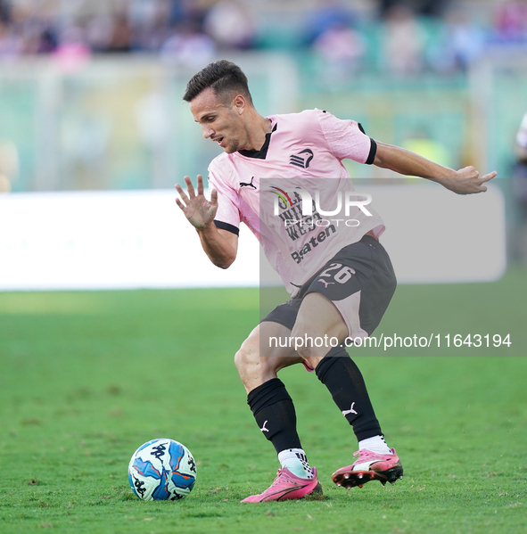 Valerio Verre of Palermo FC is in action during the Serie B match between Palermo and Salernitana at the Stadio ''Renzo Barbera'' in Palermo...