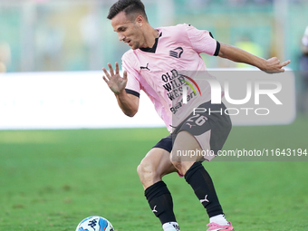 Valerio Verre of Palermo FC is in action during the Serie B match between Palermo and Salernitana at the Stadio ''Renzo Barbera'' in Palermo...