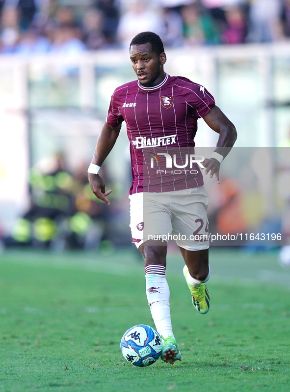 Jayden Braaf of US Salernitana is in action during the Serie B match between Palermo and Salernitana at the Stadio ''Renzo Barbera'' in Pale...