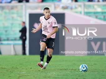 Kristoffer Lund of Palermo FC plays during the Serie B match between Palermo and Salernitana at the Stadio ''Renzo Barbera'' in Palermo, Ita...