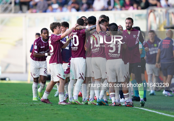 Players of Salernitana celebrate a goal during the Serie B match between Palermo and Salernitana at the Stadio ''Renzo Barbera'' in Palermo,...