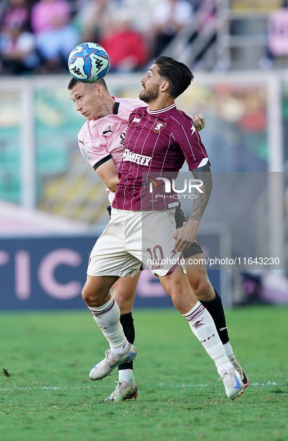 Kristoffer Lund of Palermo FC plays during the Serie B match between Palermo and Salernitana at the Stadio ''Renzo Barbera'' in Palermo, Ita...