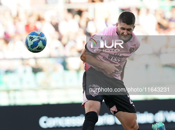 Thomas Henry of Palermo FC is in action during the Serie B match between Palermo and Salernitana at the Stadio ''Renzo Barbera'' in Palermo,...