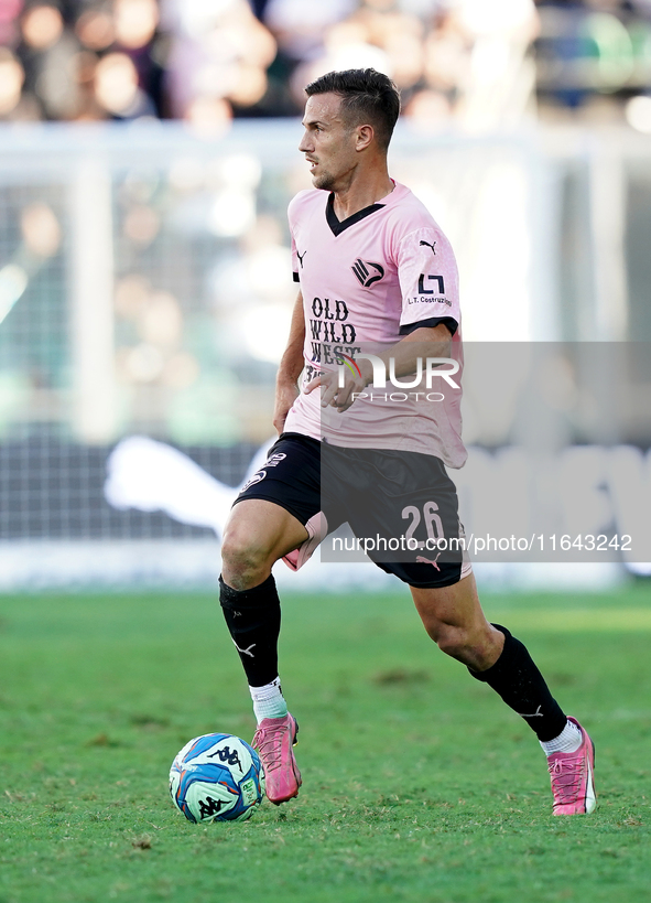 Valerio Verre of Palermo FC is in action during the Serie B match between Palermo and Salernitana at the Stadio ''Renzo Barbera'' in Palermo...