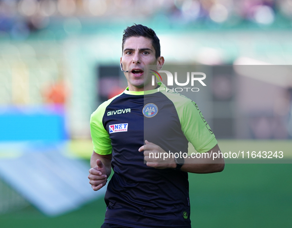 Referee Federico Dionisi officiates the Serie B match between Palermo and Salernitana at the Stadio Renzo Barbera in Palermo, Italy, on Octo...