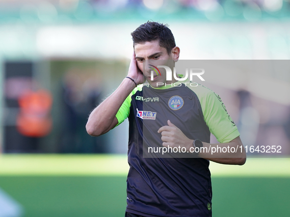 Referee Federico Dionisi officiates the Serie B match between Palermo and Salernitana at the Stadio Renzo Barbera in Palermo, Italy, on Octo...