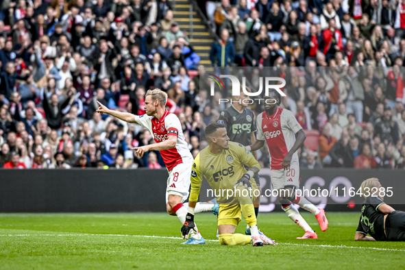 AFC Ajax Amsterdam midfielder Davy Klaassen celebrates the 1-0 goal during the match between Ajax and Groningen at the Johan Cruijff ArenA f...