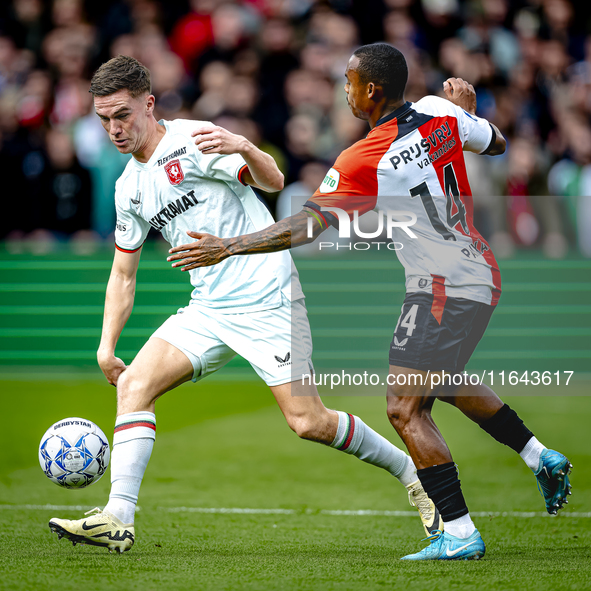 FC Twente forward Daan Rots and Feyenoord Rotterdam forward Igor Paixao play during the match between Feyenoord and Twente at the Feyenoord...