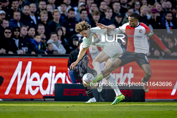 FC Twente forward Sam Lammers and Feyenoord Rotterdam midfielder Quinten Timber play during the match between Feyenoord and Twente at the Fe...