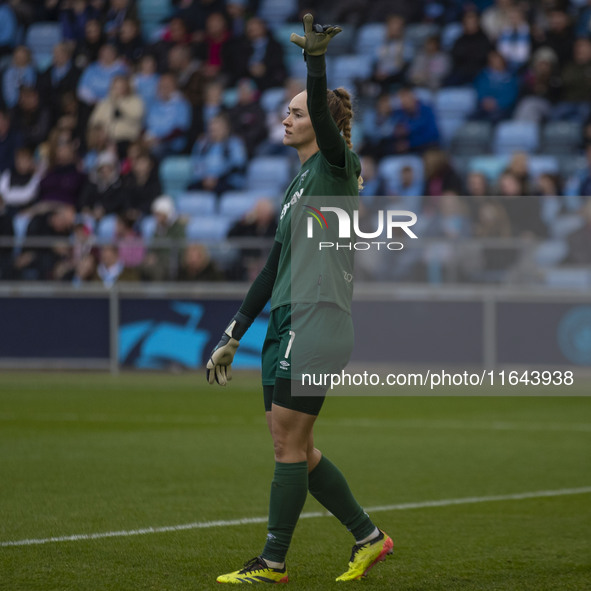 Kinga Szemik #1 of West Ham United F.C. gesticulates during the Barclays FA Women's Super League match between Manchester City and West Ham...