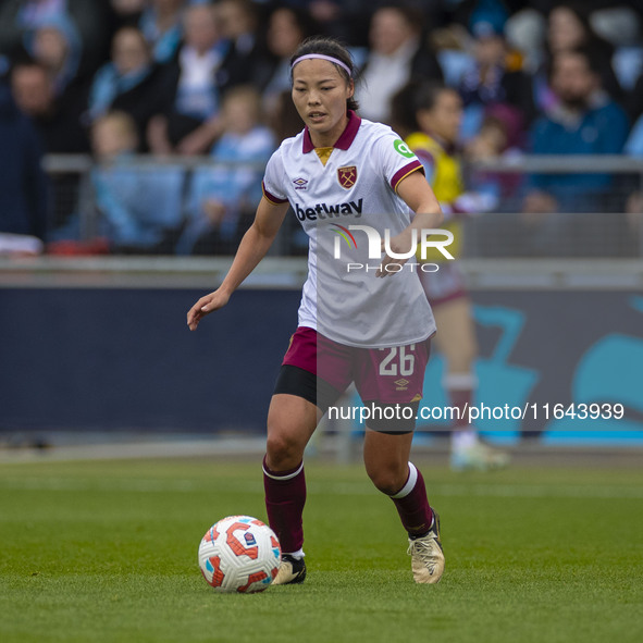 Li Mengwen, number 26 of West Ham United F.C., participates in the Barclays FA Women's Super League match between Manchester City and West H...