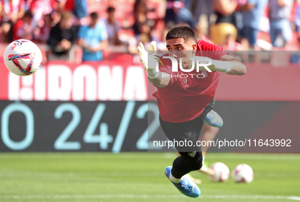 Alex Padilla plays during the match between Girona FC and Athletic Club, corresponding to week 9 of LaLiga EA Sport, at the Montilivi Stadiu...