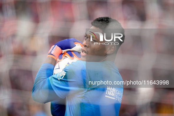 Zion Suzuki of Parma Calcio 1903 during the Serie A Enilive match between Bologna FC and Parma Calcio 1903 at Stadio Renato Dall'Ara on Octo...